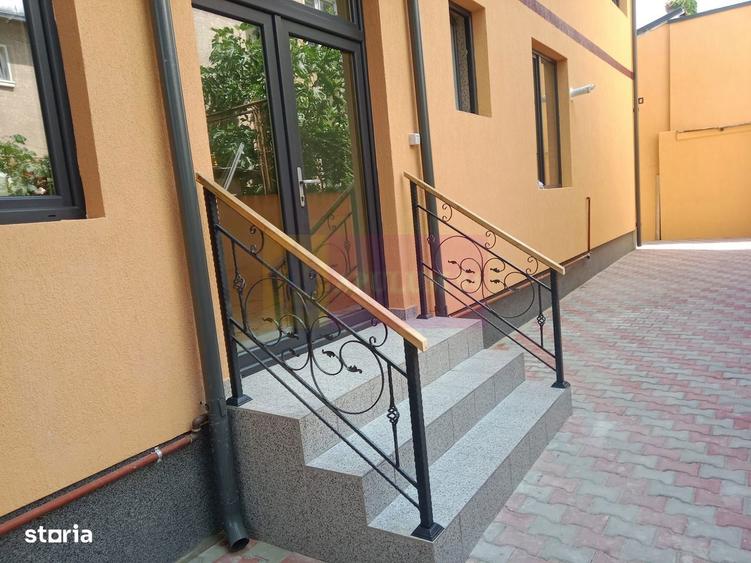 Casă cu 4 camere cu Teren 220 Mp în Vitan