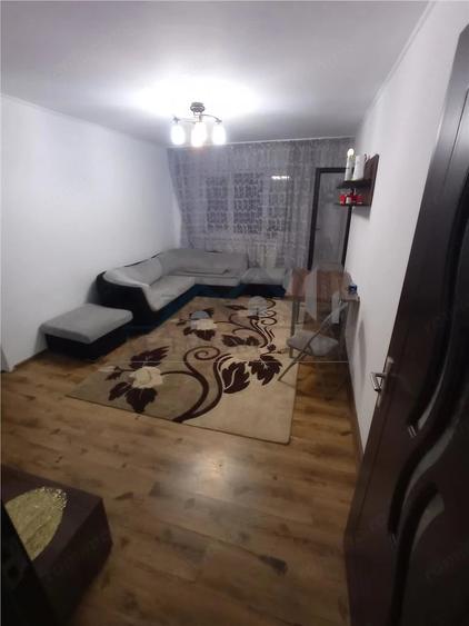 Apartament cu 4 camere în Filiași