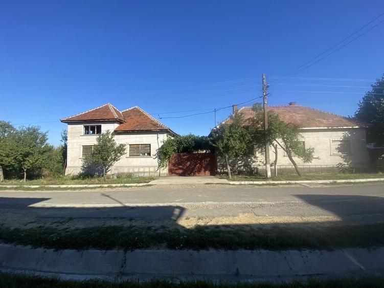 Casă cu 4 camere în Mizieș