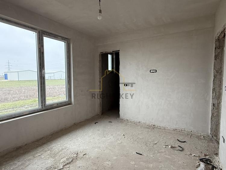 Casă individuală cu 4 camere cu Teren 400 Mp în Săbăreni