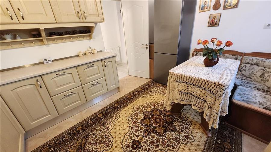 Apartament cu 4 camere decomandat, mobilat în Ipotești