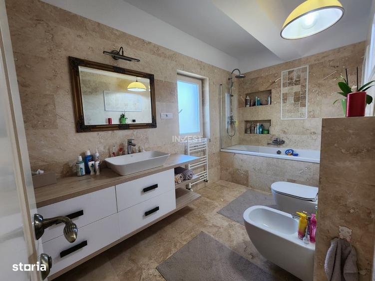 Casă cu 4 camere în Granit