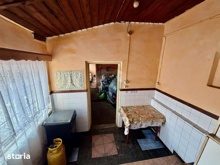 Casă cu 4 camere cu Teren 7727 Mp în Cârligele
