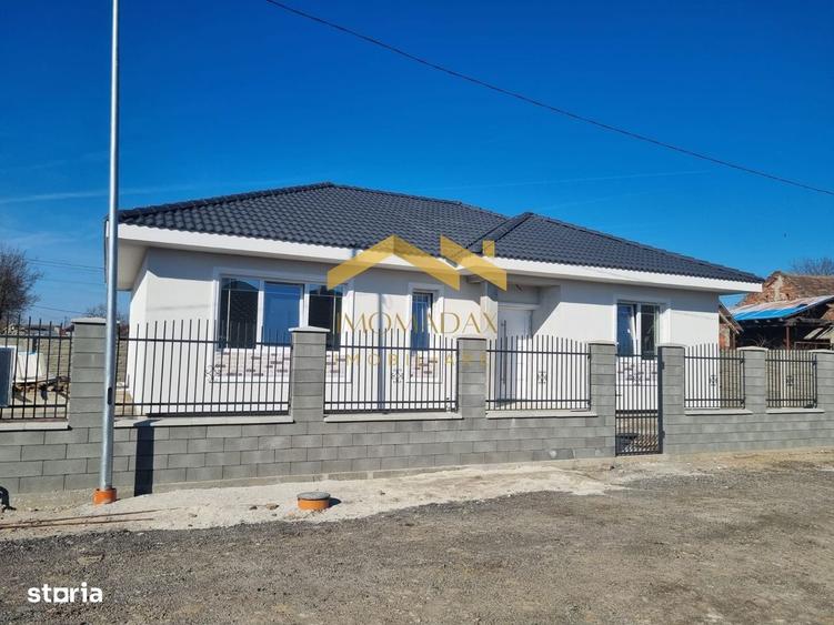 Casă cu 4 camere cu Teren 400 Mp în Sânmihaiu Român