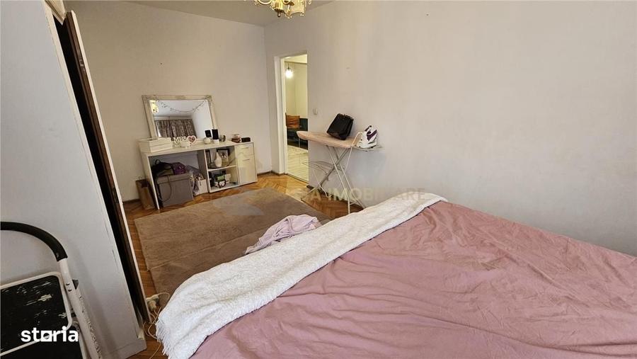 Apartament cu 4 camere decomandat în Florești