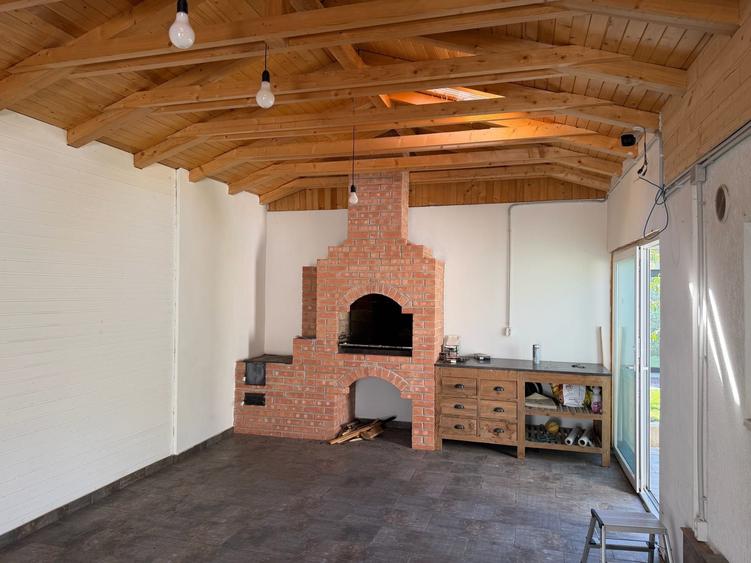 Casă cu 3 camere cu Teren 1300 Mp în Ciofliceni