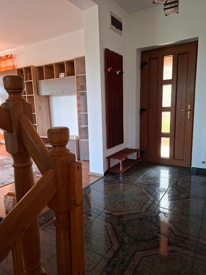 Duplex cu 5 camere cu Garaj în Bună Ziua