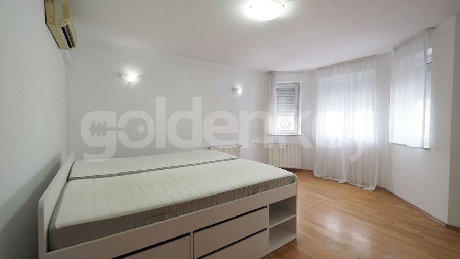 Duplex cu 4 camere cu Canalizare în Iancu Nicolae