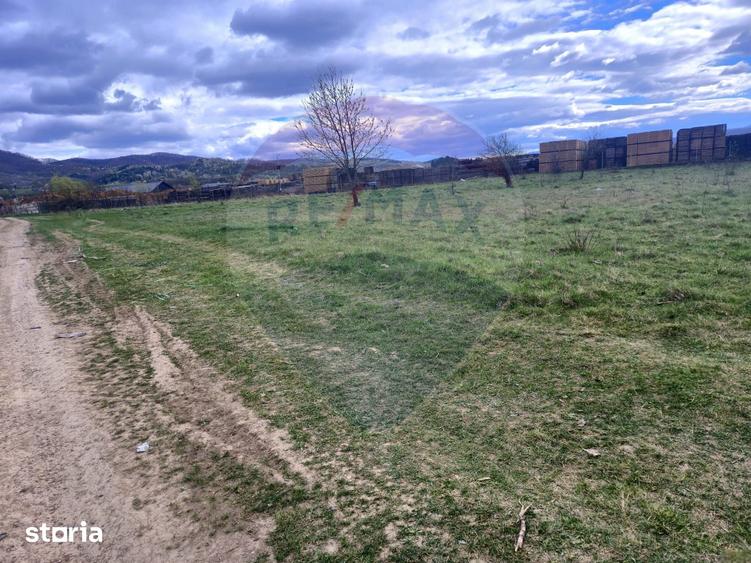 Teren de 1715 mp, în Central