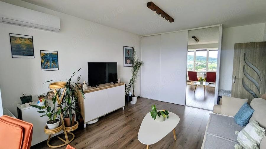 Apartament cu 2 camere nedecomandat în Simeria
