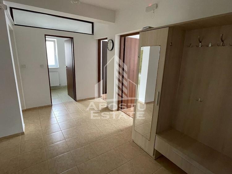 Apartament cu 3 camere decomandat în Braytim