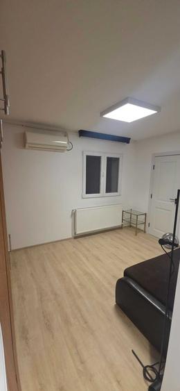 Garsonieră semidecomandată în Titan
