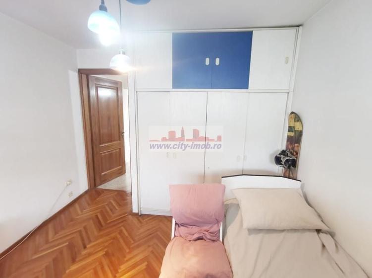 Apartament cu 3 camere decomandat în Banu Manta