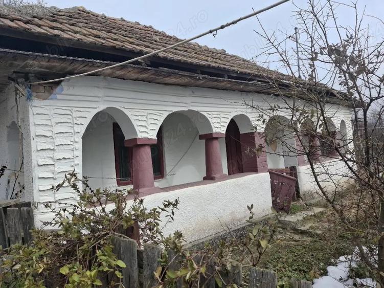 Vand Casa cu teren 2000mp DN 71 Cuza Voda, Dambovi?a - 1