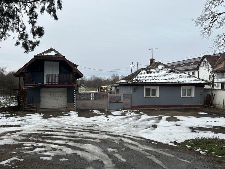 Casa , spatiu comercial , teren 2670m 2 - 2