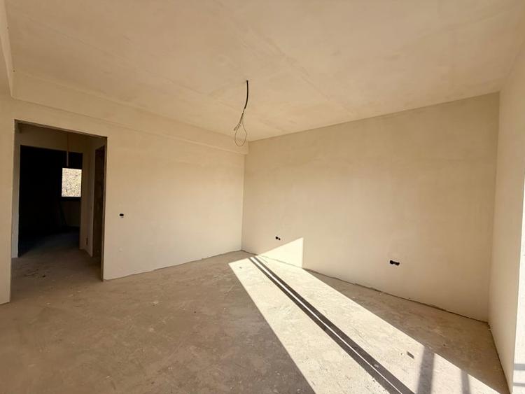 Casa individuala noua in Dezmir - semifinisata, teren 564 mp. - 9