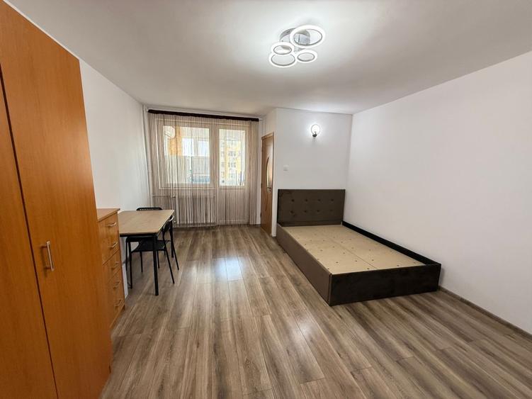 Ofer spre închiriere garsonieră zona Dunărea  - 4