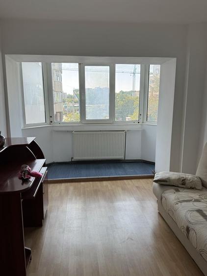 Apartament cu 3 camere decomandat în Păcurari