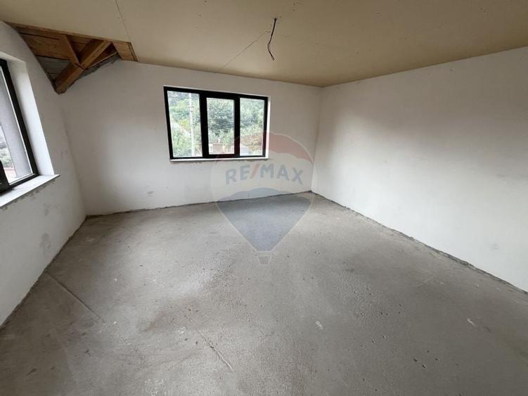 Casa de vanzare in Campulung la pret de apartament. - 12