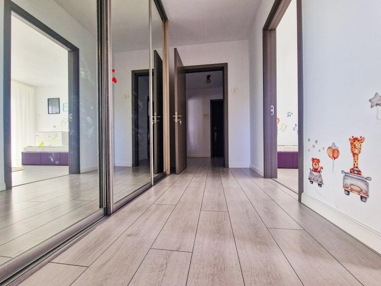 Ap de 4 cam de vanzare, Statiunea Mamaia, vedere la mare si lac, 150m de plaja. - 10