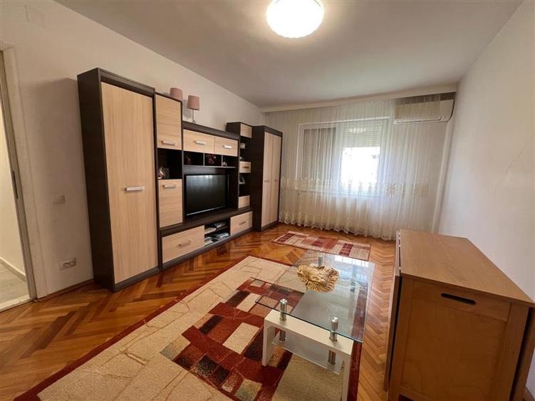 De inchiriat apartament 3 camere in Tudor - 1