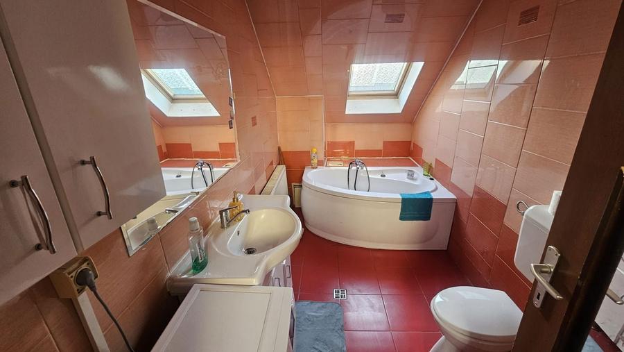Inchiriez casa 4 camere singur in curte, acces auto - 6