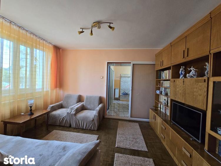 2 camere, Micro 19, zona Parma, etaj 1 - 5