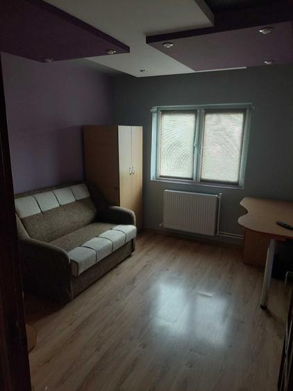 Apartament cu 3 camere decomandat în Vulcan