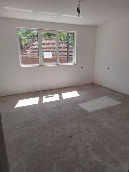 Vand casa Vetel cu teren - 1