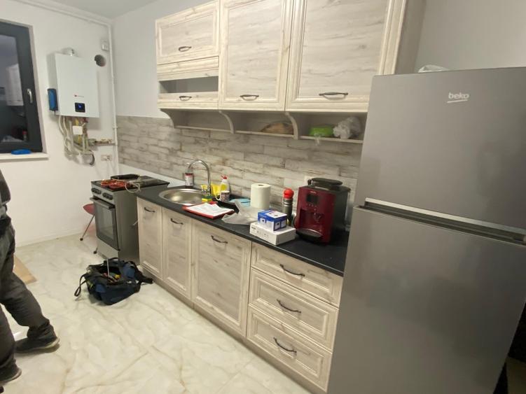 Apartament cu 3 camere decomandat, mobilat în Tunari
