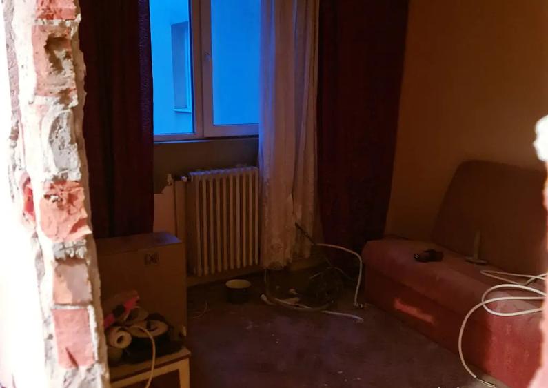 De vanzare apartament 3 camere - 6