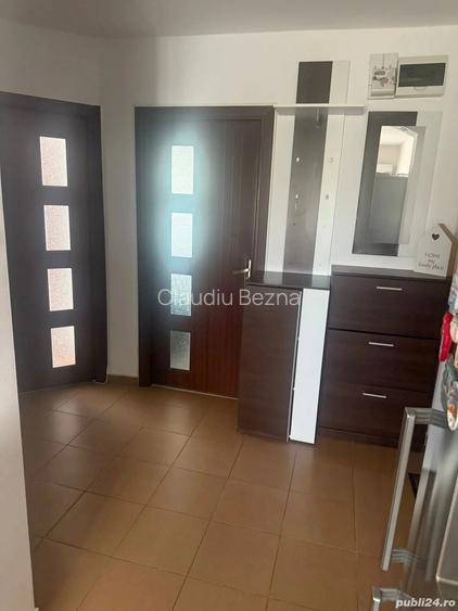 Inchiriez apartament !