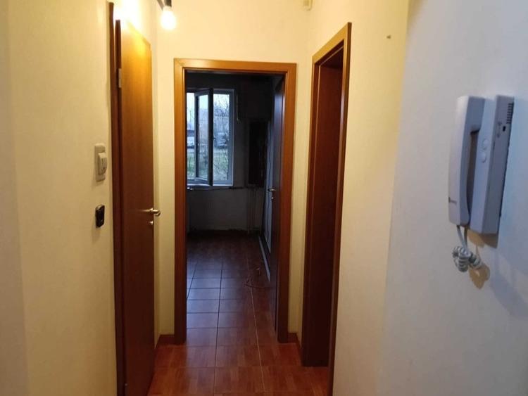 Apartament in apropiere de fostul stadion si noul centru comecial din Buziasului - 1