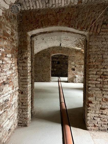 Bijuterie istorica transformata in lux modern: Proprietate unica in Sanpetru - 13