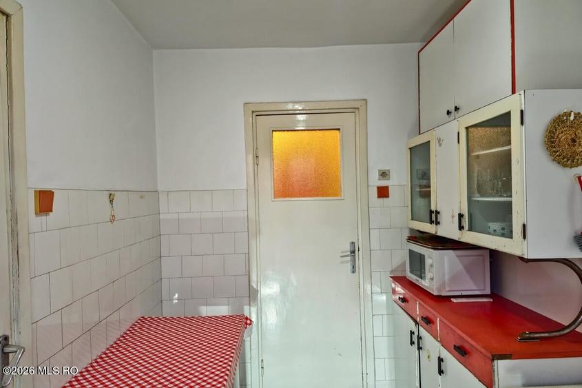 Gheorghe Lazar - 4 Camere, Decomandat, Etaj 3, 2 Bai, Centrala Proprie - 8