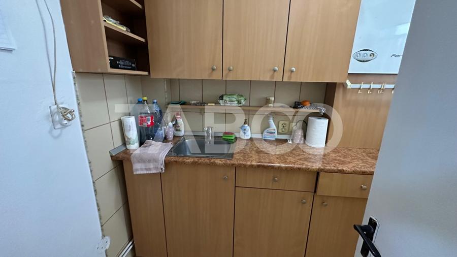 Garsoniera etaj intermediar decomandata balcon Calea Dumbravii - 2