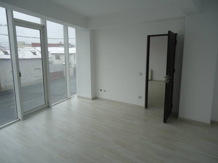 Apartament/birou 200 mp in zona centrala cu parcari incluse/pret 2200 euro/luna - 7