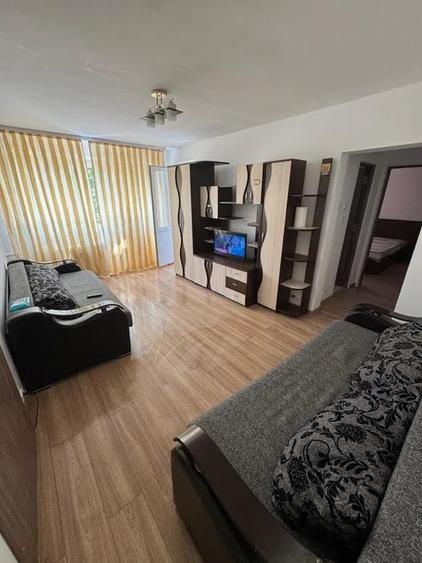 Apartament cu 2 camere nedecomandat, mobilat în Berceni