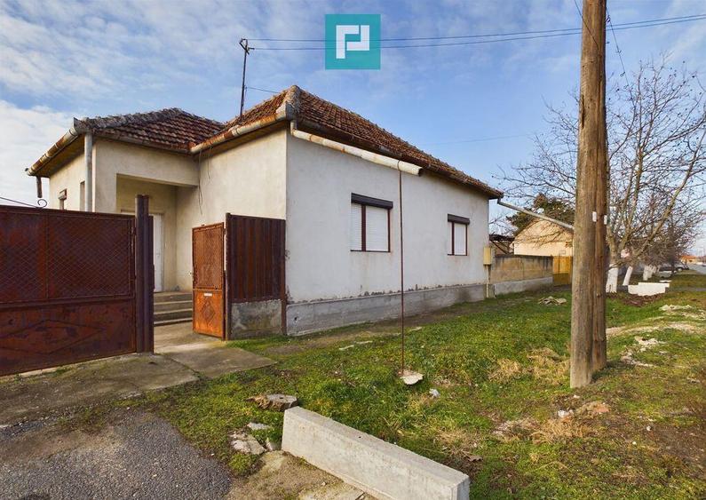 Casa cu 4 camere + anexe in ?ofronea - 12