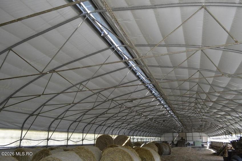 Bogati - Glimbocel, Ferma Zootehnica, Cladiri 1996 mp, Teren 4.89 ha - 9