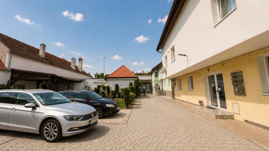 Apartament cu 3 camere în zona Centrală/ Strada Lungă - 13