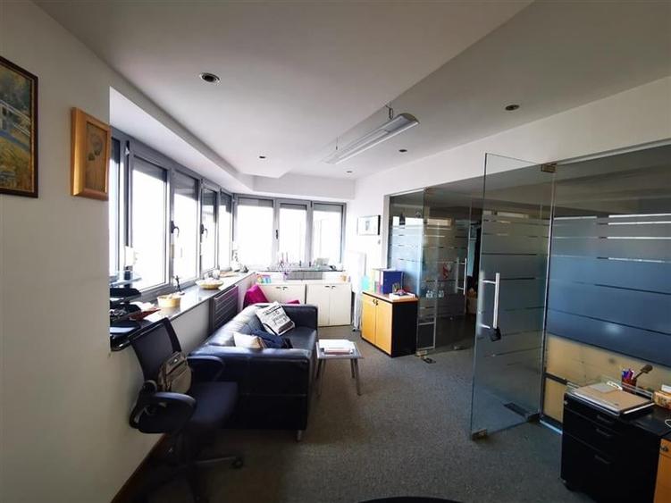 Inchiriere apartament si terasa, in strada Toamnei - 9