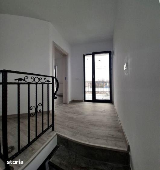 Casă cu 4 camere cu Teren 250 Mp în Lumina