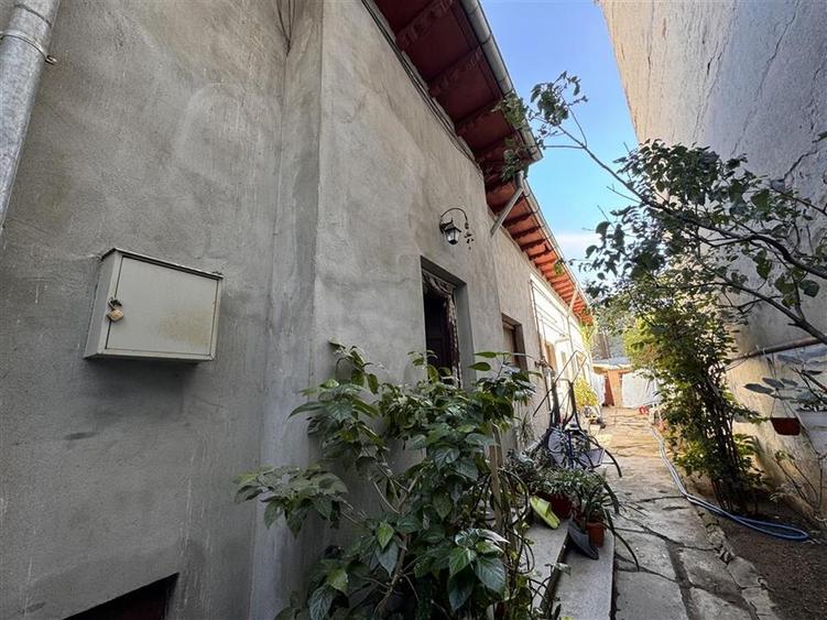 Vanzare casa 5 camere | Piata Alba Iulia - Popa Nan | teren 232 mp proprietate | - 1