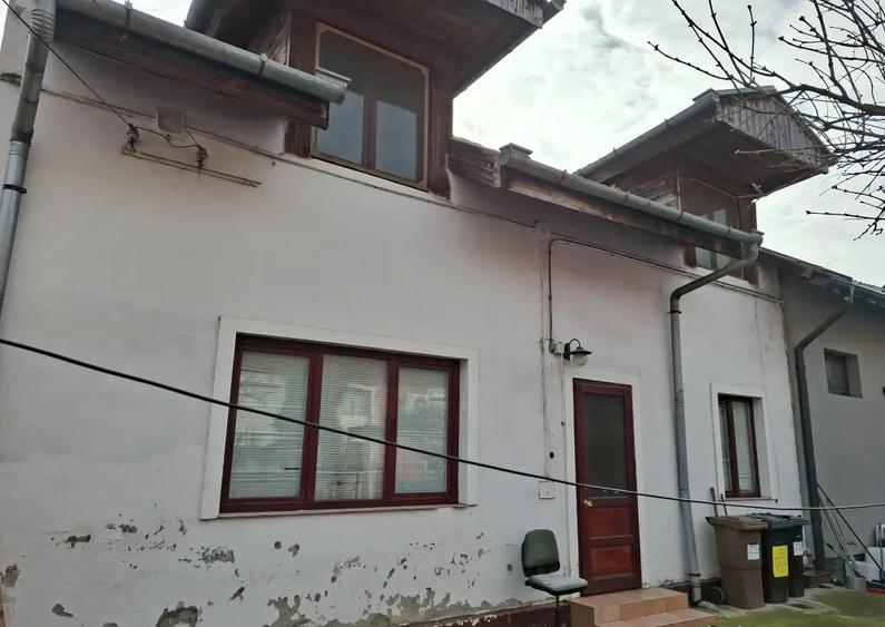 Apartament 4 camere in casa P+1 - zona 1 Oradea - 7