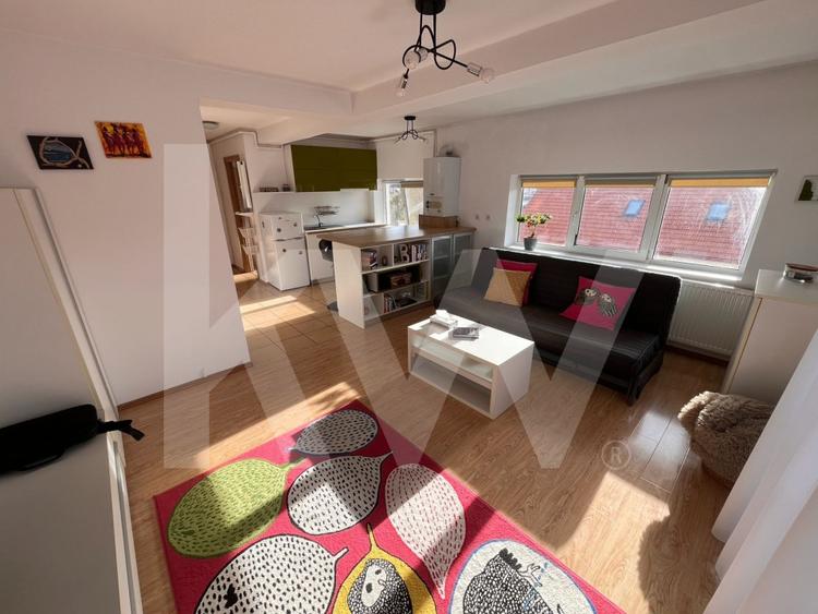 Apartament 2 camere, decomandat - spatios, mobilat si utilat - Zona Trei Stejari - 1