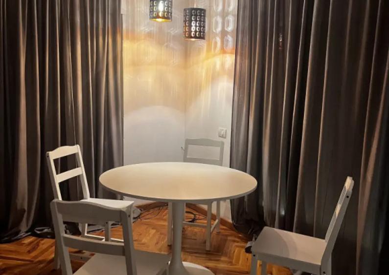 De inchiriat apartament 3 camere in vila, Strada Trivale - 7