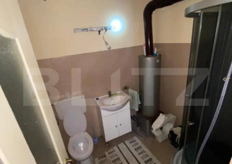 Casa cu teren 10 ari, 2 anexe ?i dublu front stradal B - 8