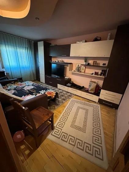 Apartament cu 2 camere, decomandat, etaj 1/4, zona Dacia - 3