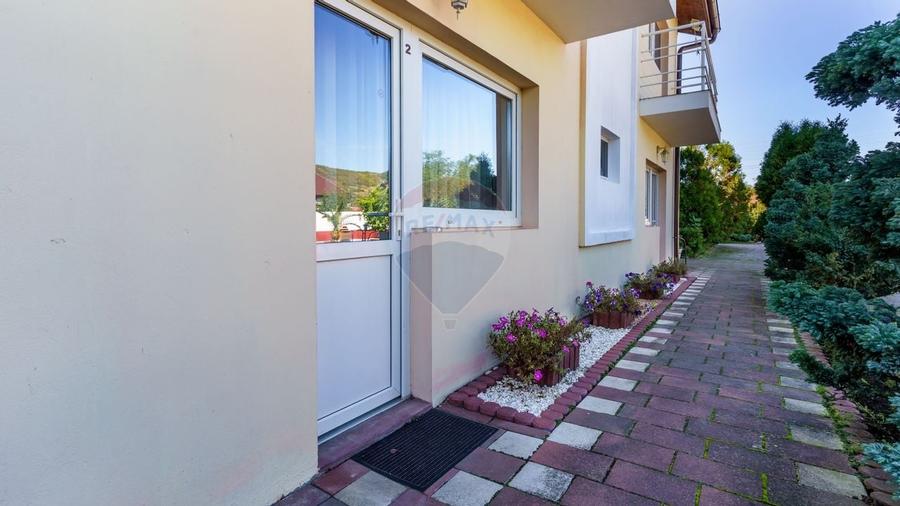 Pensiune cu 16 camere de vanzare, potential investitie,COMISION 0 - 17